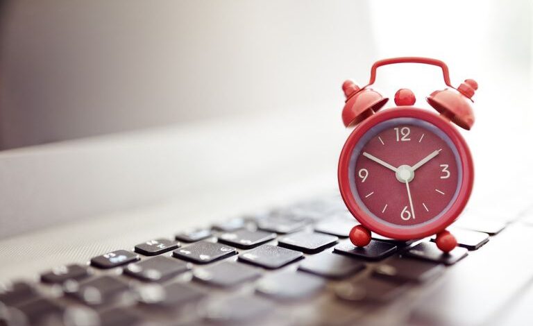 الوقت شيء ملموس 10 أشياء يجب معرفتها